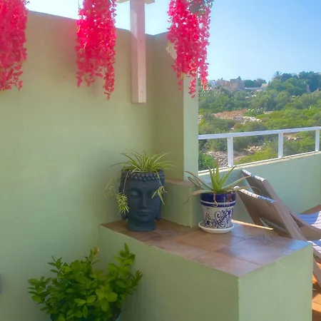 St Julians Seaviews Hilltop House *