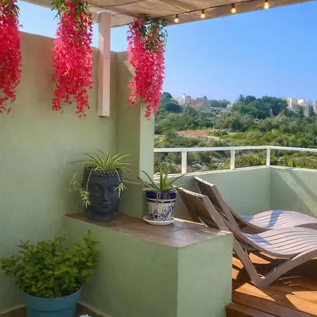 St Julians Seaviews Hilltop House Apartamento *