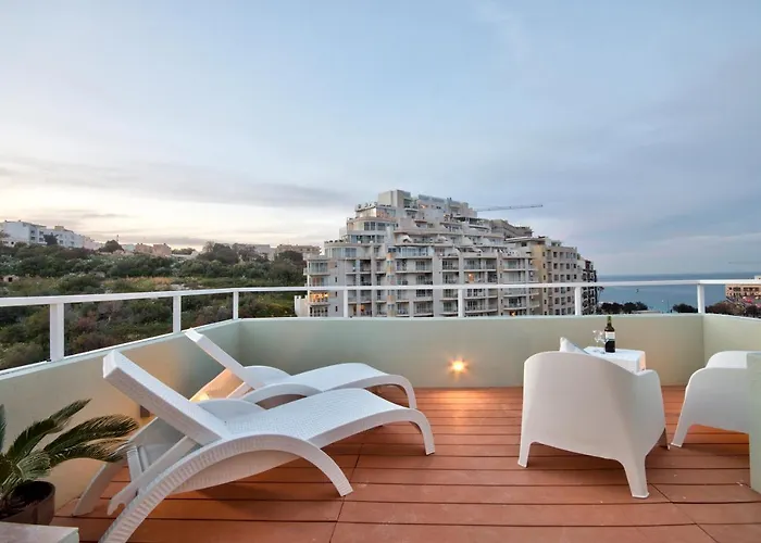 St Julians Seaviews Hilltop House Apartamento *